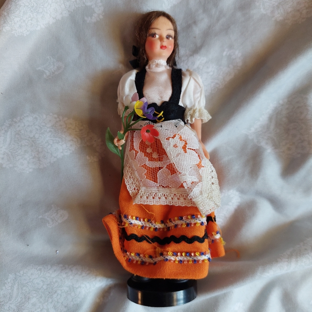 Vintage Doll Decor